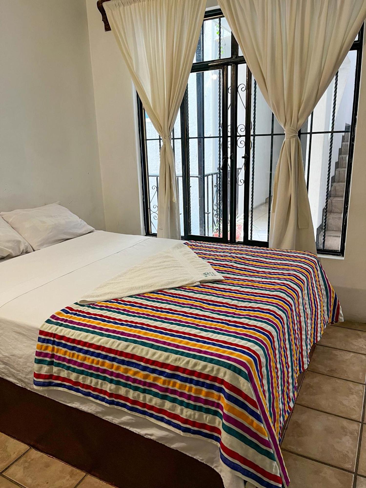 Hotel Om Downtown Santa Cruz Huatulco Rum bild